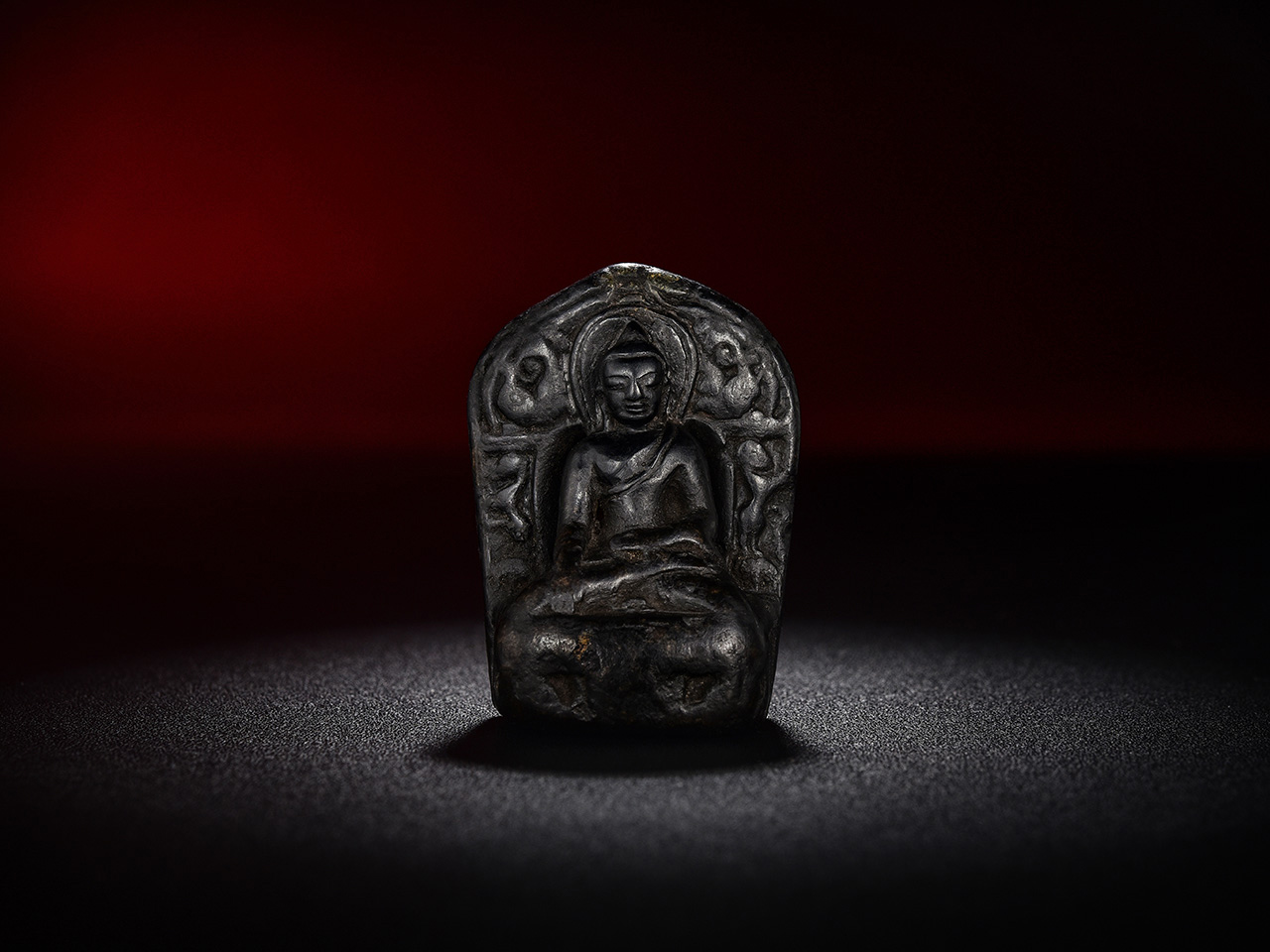 〓元代〓顶级透雕黑石雕！释迦牟尼随身佛