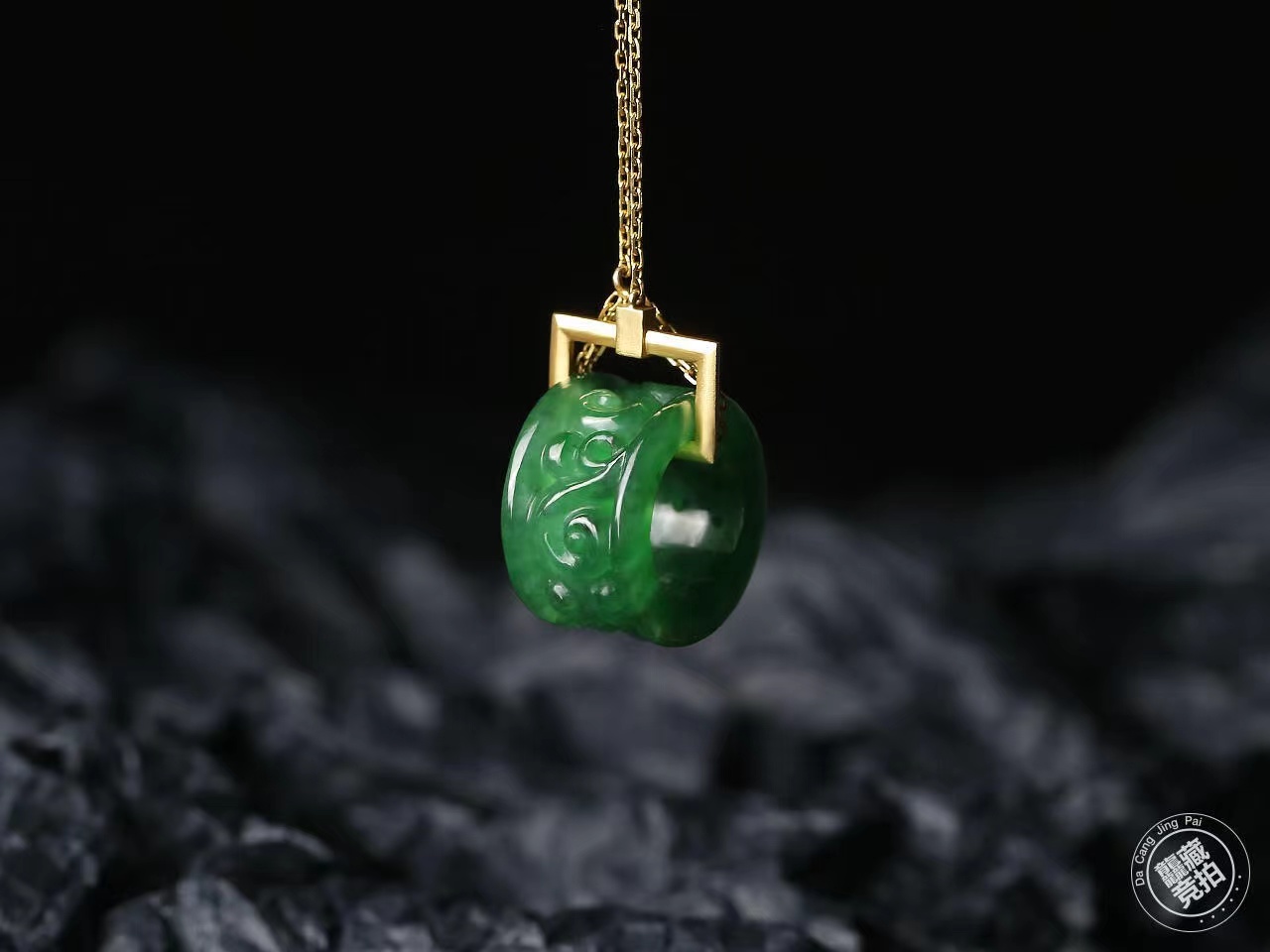 18K金镶钻金叶吊坠 